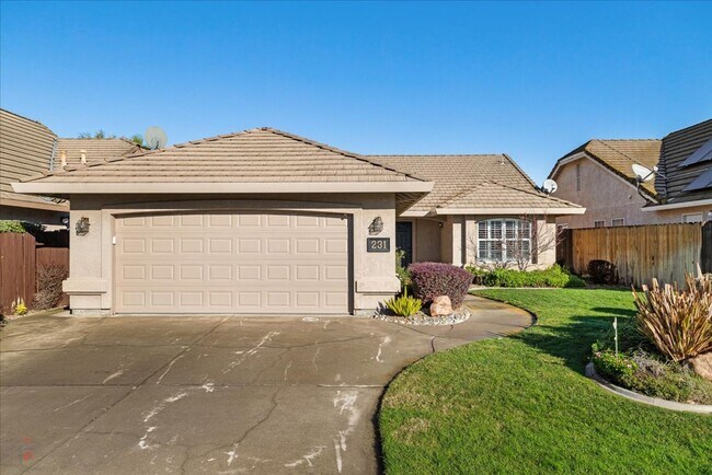 Building Photo - Lovely 3 Bedroom/2 Bath Home Located in Lodi Ca