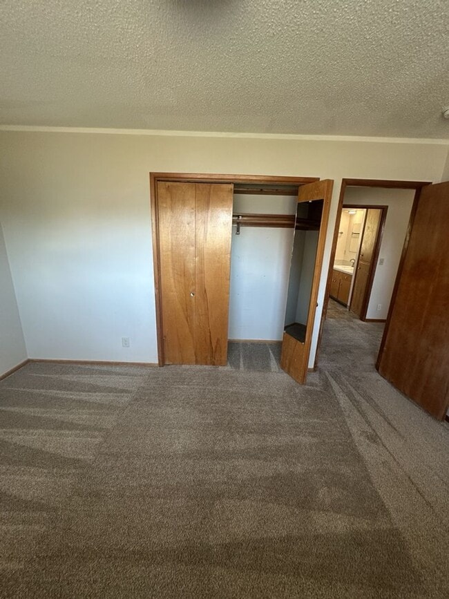 Building Photo - 3 Bedroom 1.5 Bath Ranch in Felida!