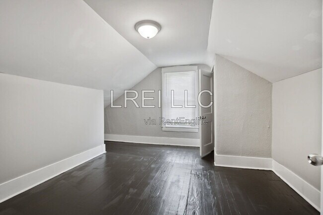 Building Photo - 131 N 39th St