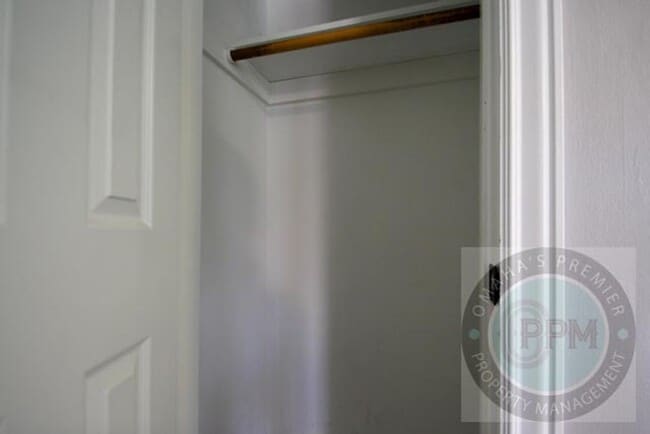 Building Photo - Discover this 3- Bd, 2.5-Ba Omaha, NE,