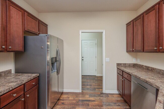 Building Photo - 646 Hunters Ridge Rd