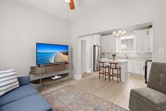 Building Photo - 335 Ashley Ave