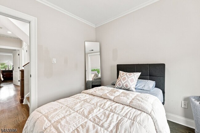 Building Photo - 64 Montague Pl