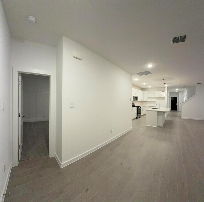 Building Photo - 4715 Bay Vista Dr