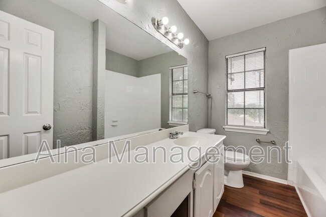 Building Photo - 4404 Junction Dr