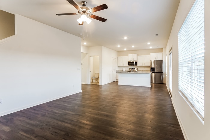 Building Photo - 5580 Timber Leaf Lp