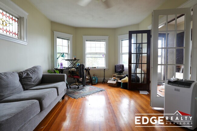 Building Photo - 3 Melton Rd