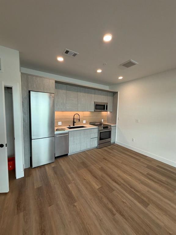 Building Photo - 4315 S Congress Ave