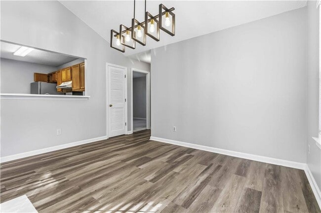 Building Photo - 1967 Abbey Province