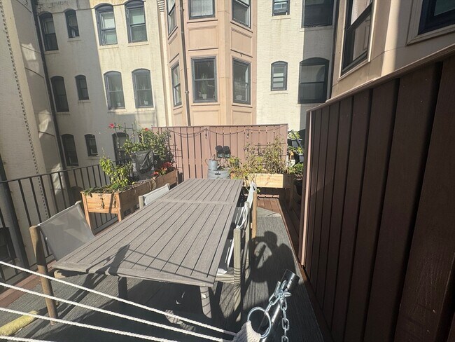 Building Photo - 416 Commonwealth Ave