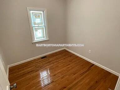 Building Photo - 435 Chelsea St