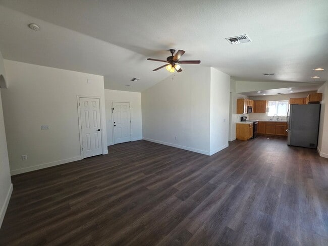 Building Photo - Sunset Ranchos!  3 Bedroom House in Fort Mohave