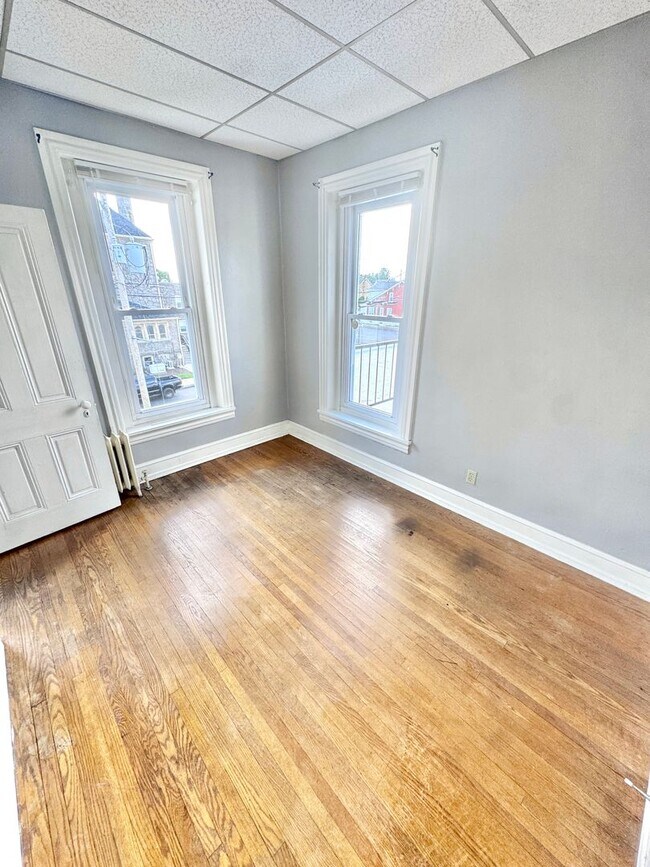Building Photo - 449 Chestnut St