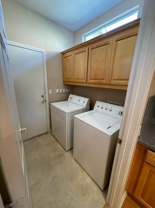 Building Photo - BEAUTIFUL DEL WEBB 55+ ADULT COMMUNITY TAH...