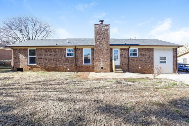 Building Photo - 2310 Tinnell Ct