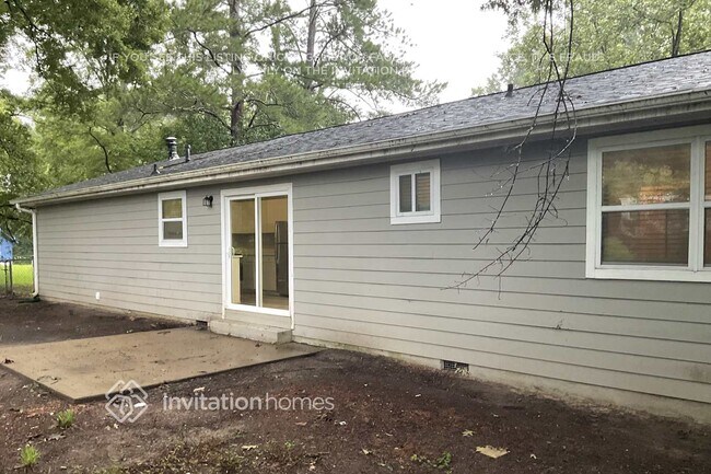 Building Photo - 10 Porter Cir