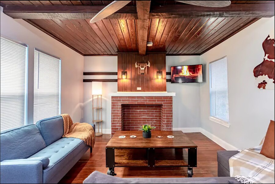 Building Photo - 3415 Shelby Ave