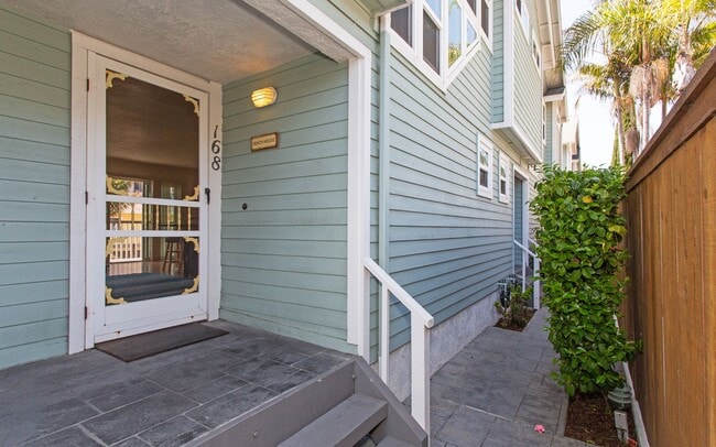 Building Photo - Carlsbad Village Furnished 2 bedroom/2 bath Long Term