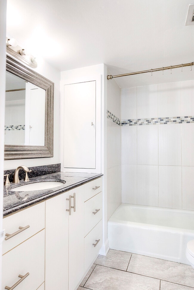 Building Photo - 6101 W 94th St