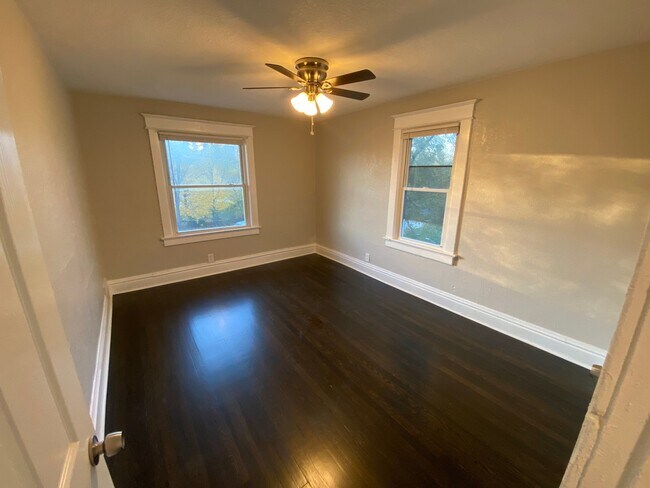 Building Photo - 4041 Euclid Ave