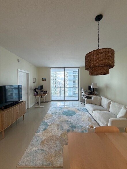 Building Photo - 1060 Brickell Ave