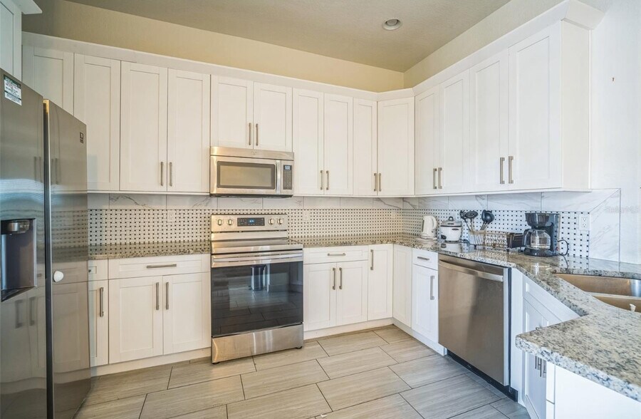Building Photo - 10517 Camelia Dr