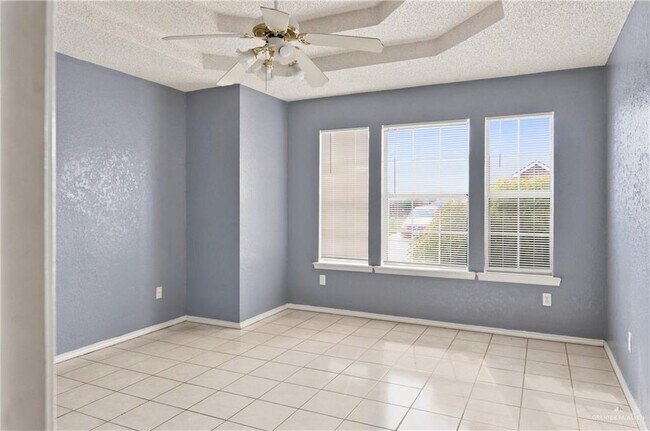 Building Photo - 10 Lemon Tree Ct
