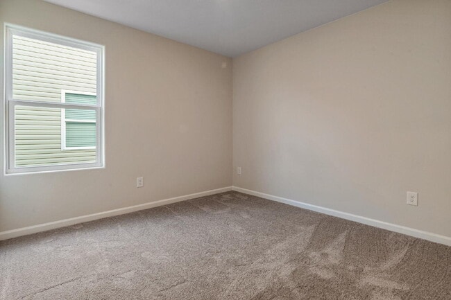 Building Photo - Available on July 10! Modern Comfort Meets Outdoor Adventure – Stunning 1-Story Home Near Downtow...