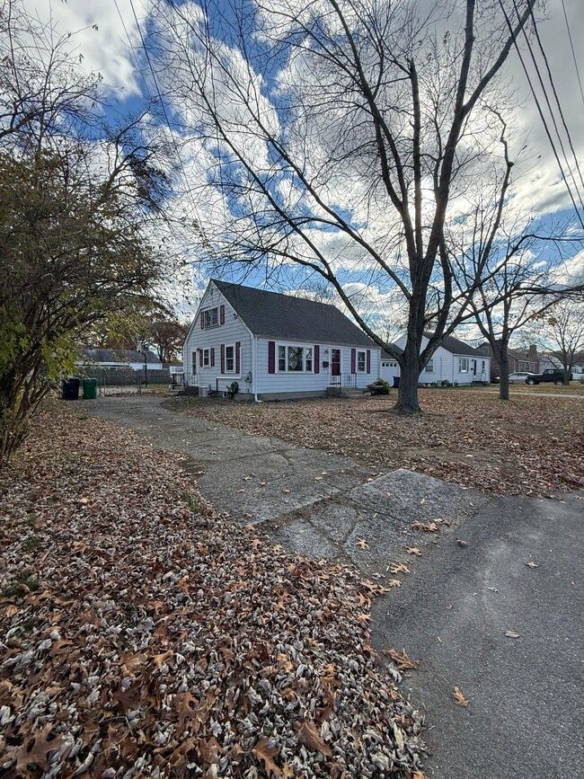 Building Photo - 40 Sundance St