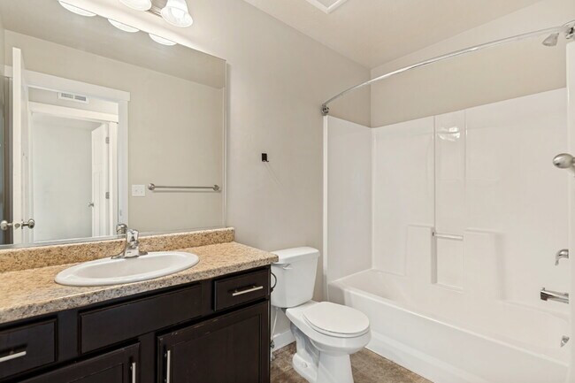 Building Photo - 3 Bed, 2.5 Bath Townhome in South Jordan – Solar-Powered, Low Utility Bills