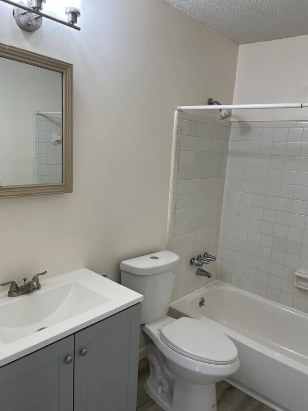 Building Photo - 1208 Bush River Rd