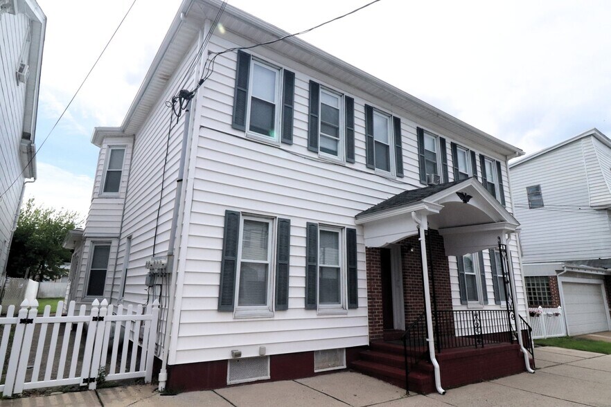 Building Photo - 56-58 N Nice St