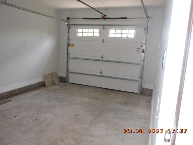 Building Photo - 120 Crane Dr