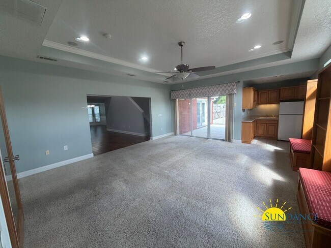 Building Photo - Spacious 5-Bedroom Home with Heated Pool & Hot Tub in Niceville!