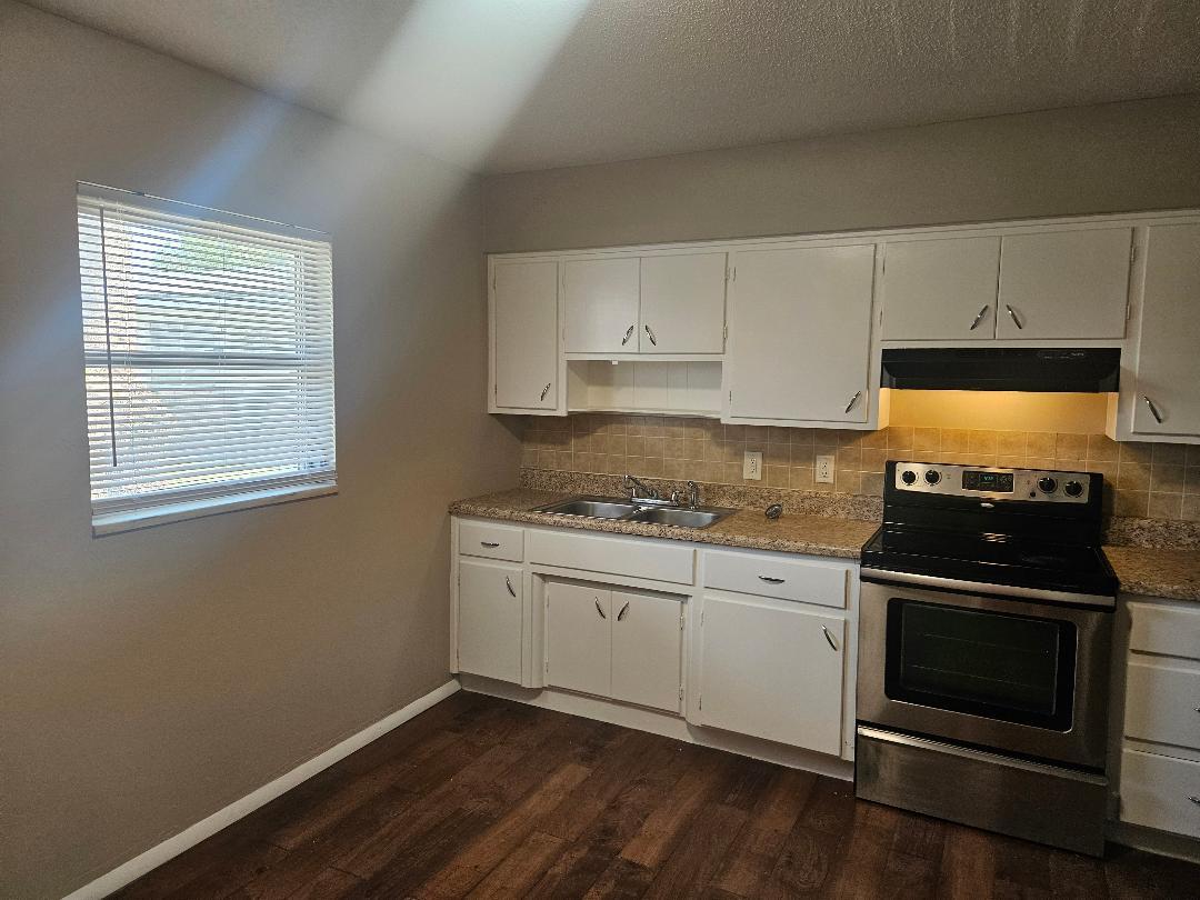 Building Photo - 1343 South Patrick Dr