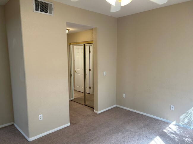 Building Photo - Rare & hard to find 2 BED & 2 BATH with ATTACHED GARAGE.