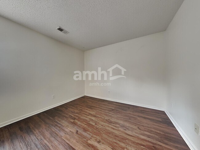 Building Photo - 132 Wildberry Ln