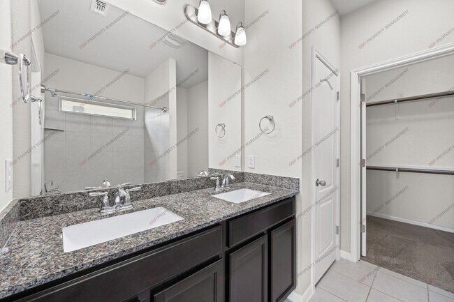 Building Photo - 7901 Hickman St