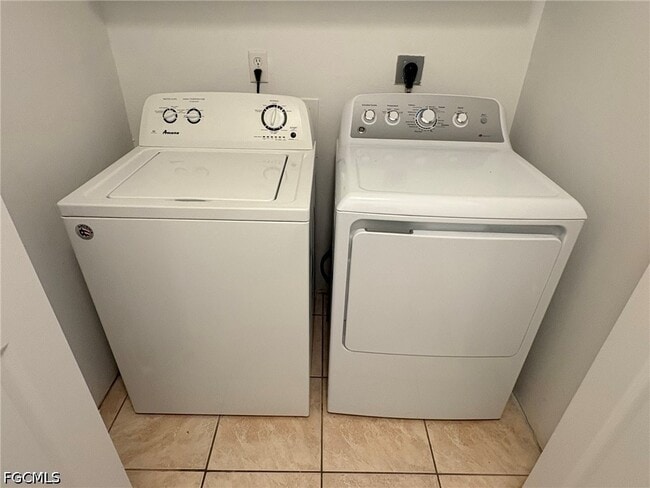 Building Photo - 1909 SE Van Loon Terrace