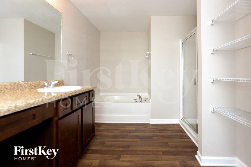 Building Photo - 10934 Wheeler Trce