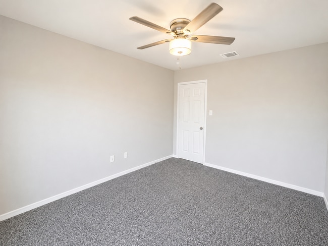 Building Photo - Available for Move-In July 1st