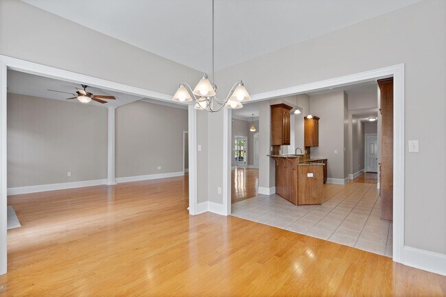 Building Photo - 3116 Tenker Creek Ln SE