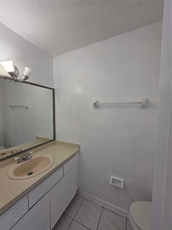 Building Photo - 2216 Thurber Ct
