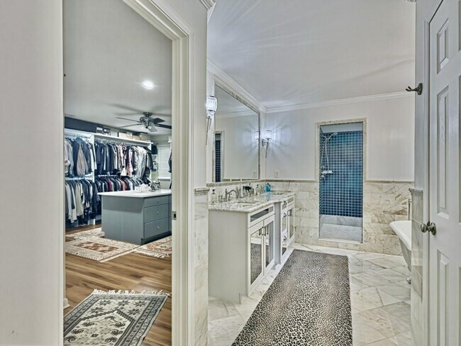 Building Photo - 1350 Battleview Dr NW
