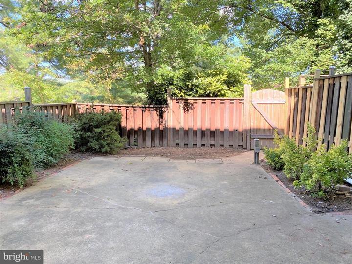 Building Photo - 5054 Head Ct