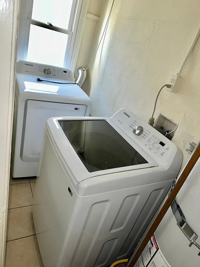 Washer and Dryer - 630 N Spaulding Ave