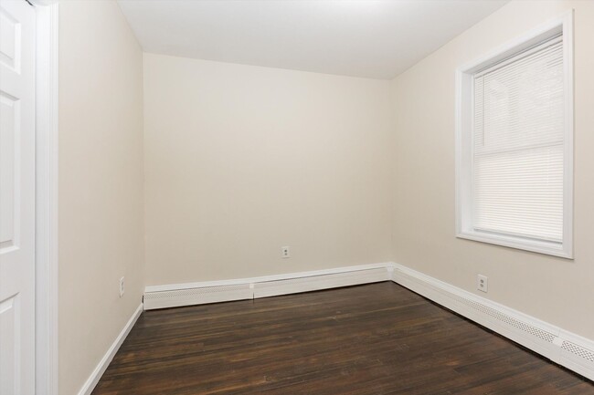 Building Photo - 47 Watson Ave
