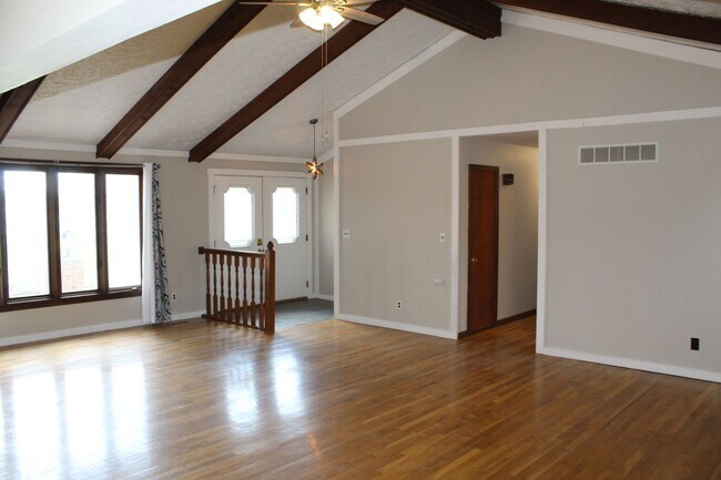 Building Photo - 3 BR Ranch on a Great Country Setting!