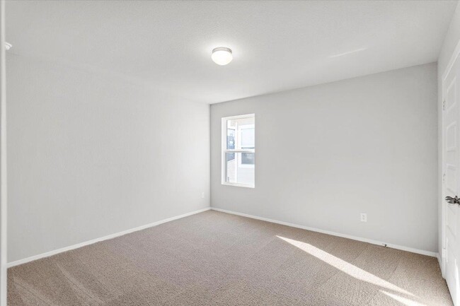 Building Photo - 2711 Totley Rd