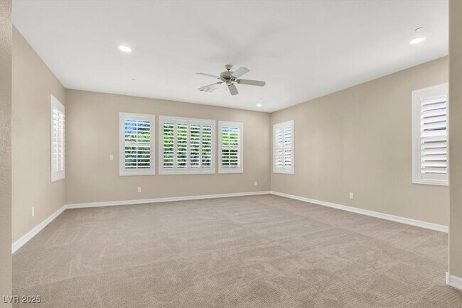 Building Photo - 74 Contrada Fiore Dr